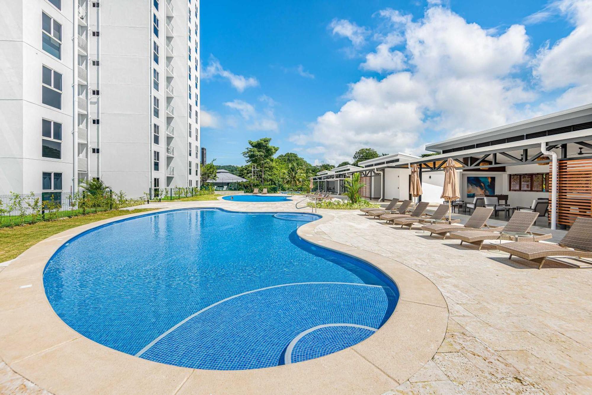Incredible Views - Brand-new 3br *